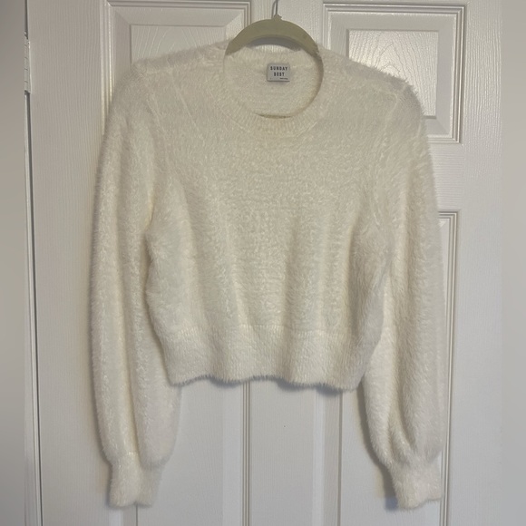 Sunday Best Aritzia Kitten Sweater NWOT - Picture 2 of 4